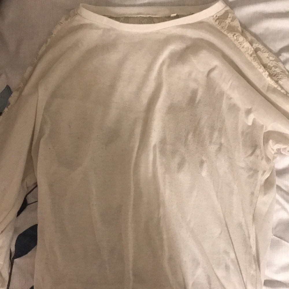 White long-sleeved lace shirt